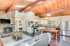 1 Mi to Lake Crestline Cabin with Deck and Gas Grill!